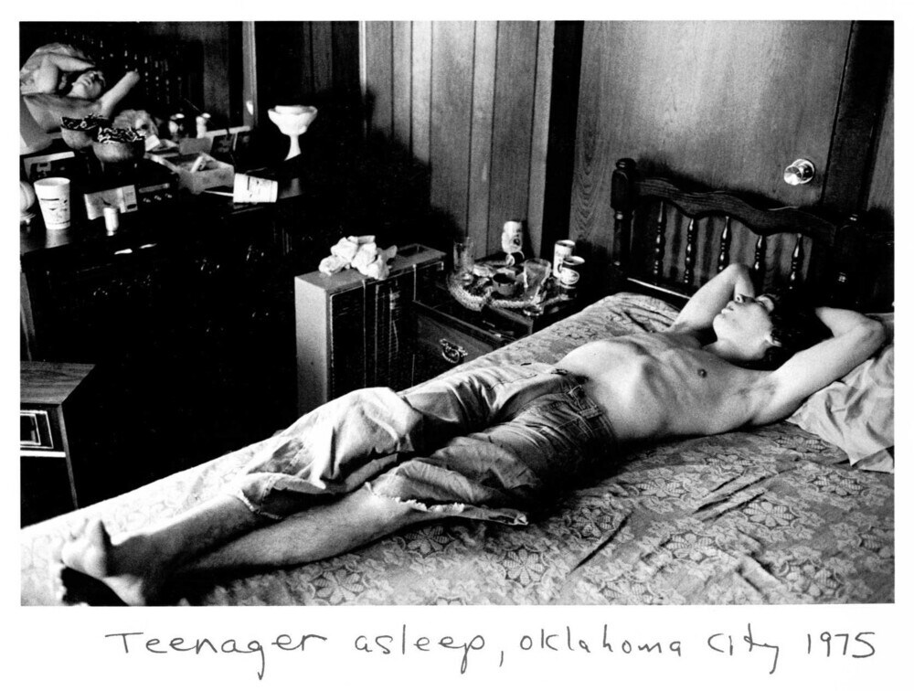 Teenager asleep (uit de serie: Teenage lust)